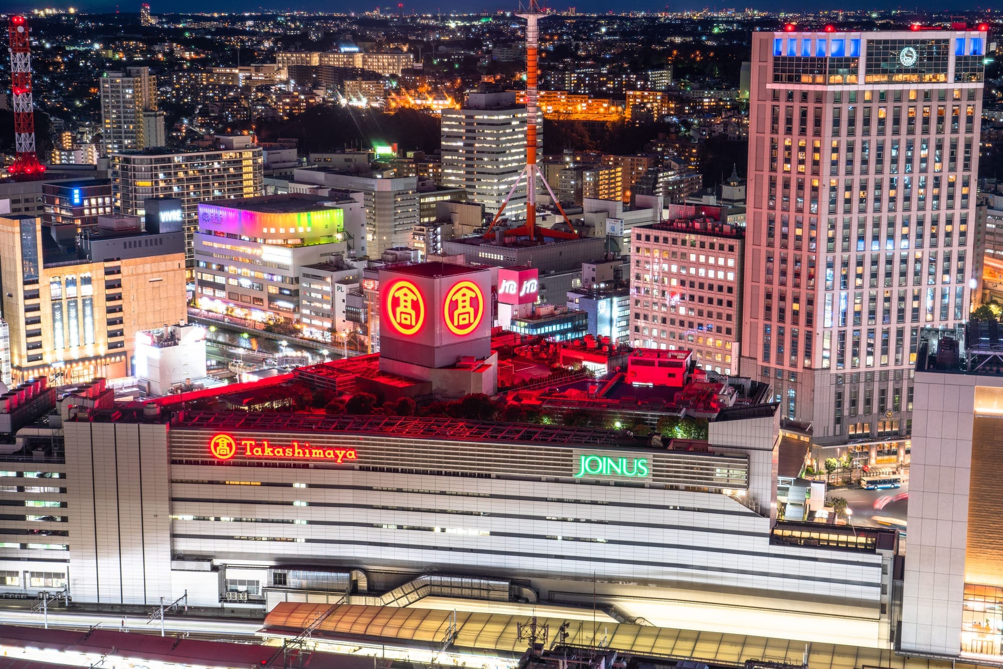 横浜の街にはメンズエステが多数あります。横浜でメンズエステを探している方は、どの店舗に行けばよいのか迷ってしまうことでしょう。”住みたい街ランキング”で1位を獲得する横浜は美人が多いことでも知られており、メンズエステもハイレベルなセラピストが揃っております。